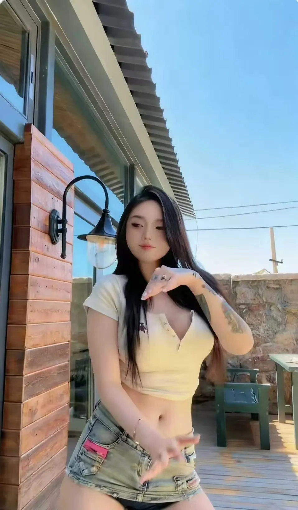 《Meena 成美男》高清全集中文版免费在线观看-无删减版本资源开放-网盘观看无广告插入-一次看遍Meena 成美男精彩全集