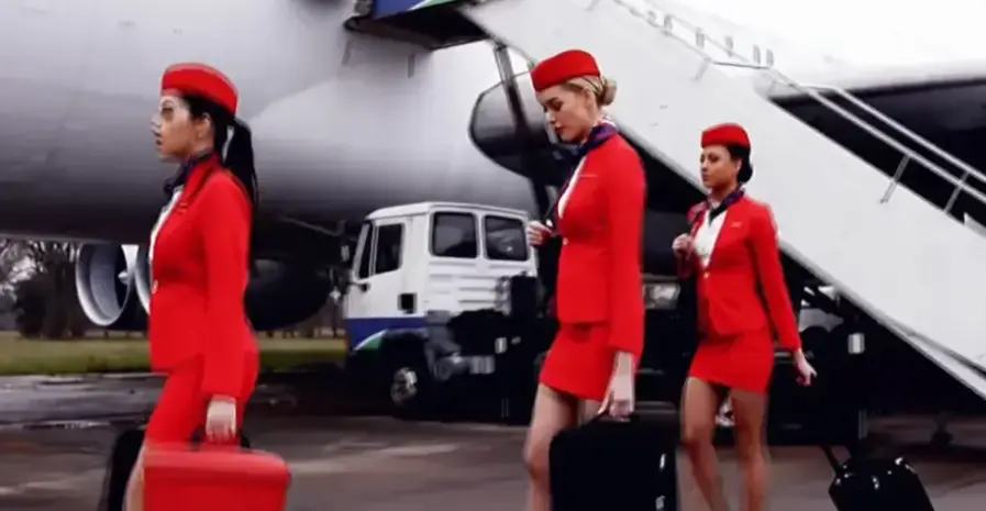 法国空姐2018多塞尔航空720P高清中字完整版-法国空姐电影全集免费在线观看-机舱是封闭的但剧情不封闭